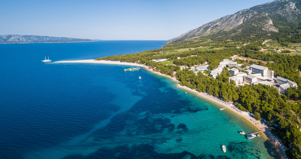 Luftaufnahme BRETANIDE mit Strand und Meer